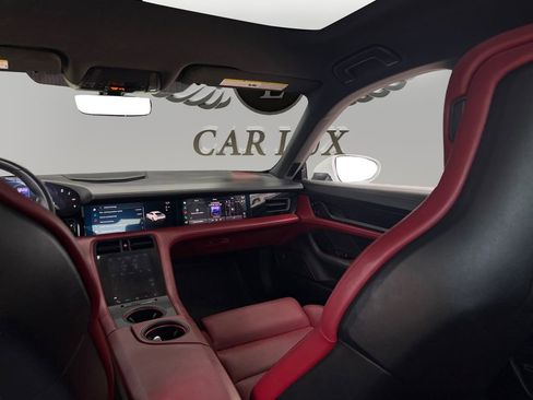 Used 2020 Porsche Taycan 4S image 29