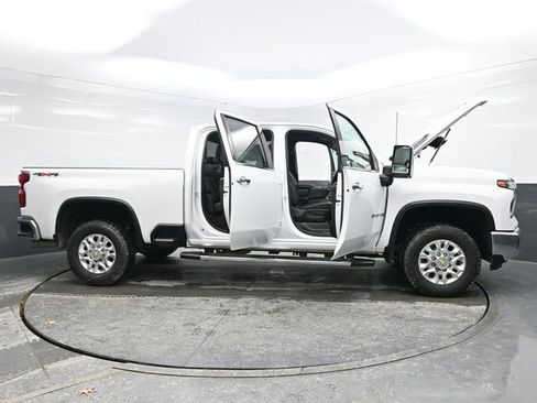 Used 2024 Chevrolet Silverado 2500 LTZ image 34