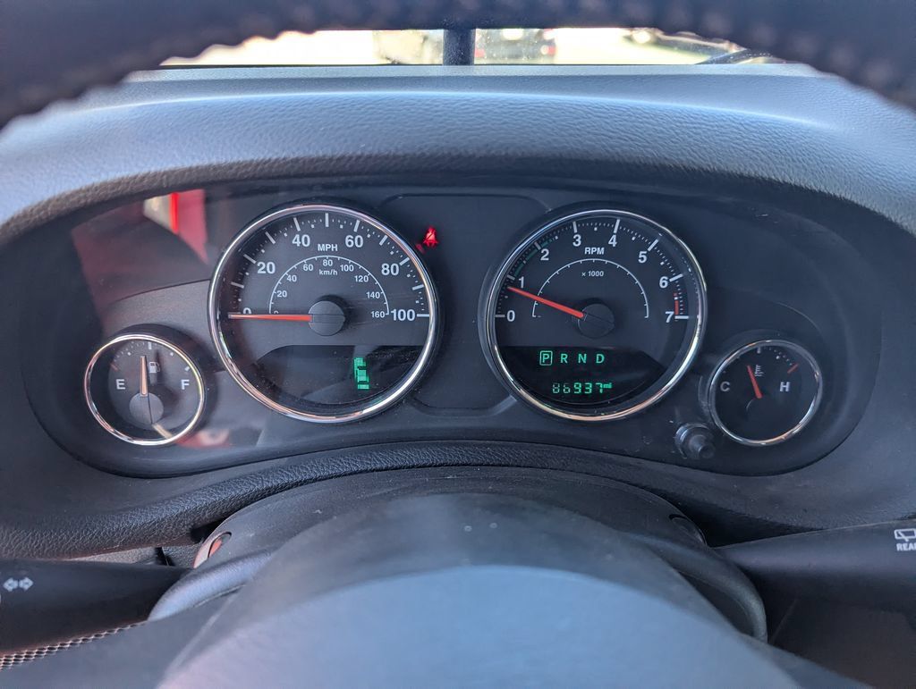 Used 2017 Jeep Wrangler Unlimited Sahara w/ Max Tow Package AWD/4WD image 19