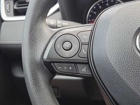 Used 2019 Toyota RAV4 LE FWD image 23