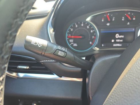 Used 2023 Chevrolet Traverse LT image 29