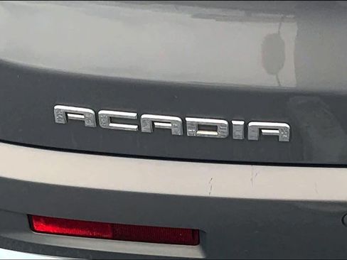 Used 2019 GMC Acadia Denali w/ Technology Package FWD image 30
