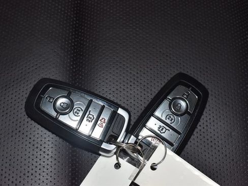 Used 2026 Ford Explorer Platinum AWD/4WD image 33