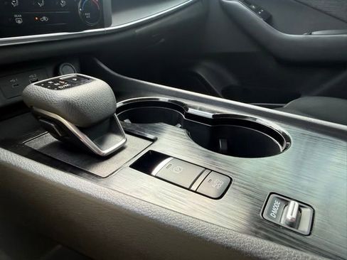 Used 2023 Nissan Rogue S image 20