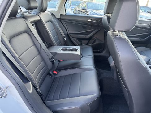 Used 2024 Volkswagen Jetta SE w/ Panoramic Sunroof Package image 35