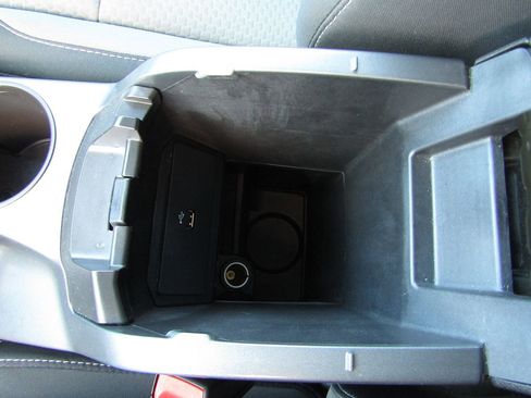 Used 2017 Ford C-MAX SE image 19