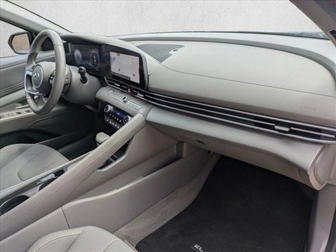 Used 2023 Hyundai Elantra SEL w/ Convenience Package FWD image 25