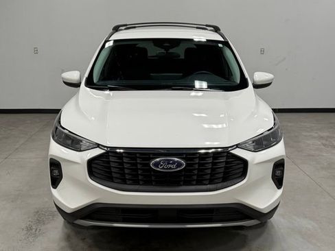 Used 2024 Ford Escape SE image 4