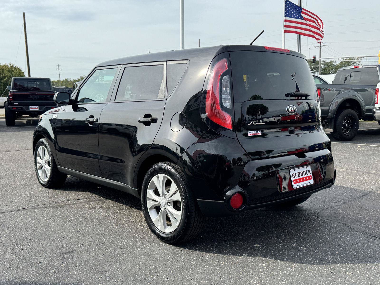 Used 2016 Kia Soul + FWD image 5