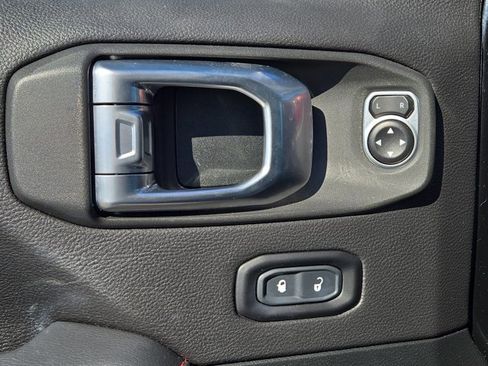 Used 2020 Jeep Wrangler Unlimited Rubicon w/ Steel Bumper Group image 12