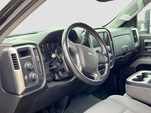Used 2018 Chevrolet Silverado 1500 LT w/ All Star Edition AWD/4WD image 9