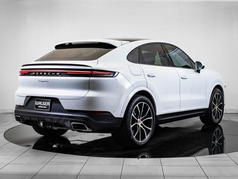 Certified 2024 Porsche Cayenne Coupe image 8