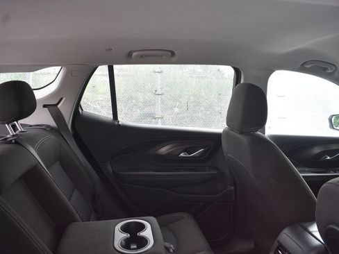 Used 2024 GMC Terrain SLE AWD/4WD image 25
