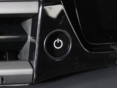 Certified 2025 Porsche Macan 4S Electric image 23