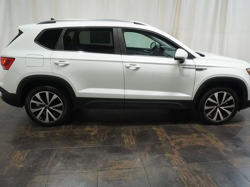 Used 2022 Volkswagen Taos SE image 3