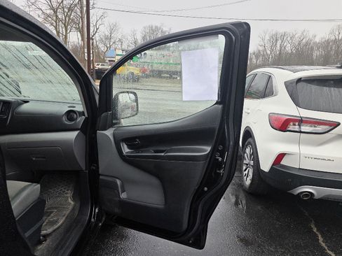 Used 2014 Nissan NV200 SV w/ Technology Package image 25