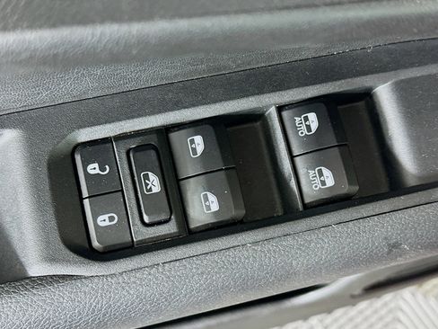 Used 2025 Jeep Compass Trailhawk AWD/4WD image 15