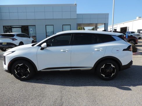 Used 2026 Kia Sportage EX image 8