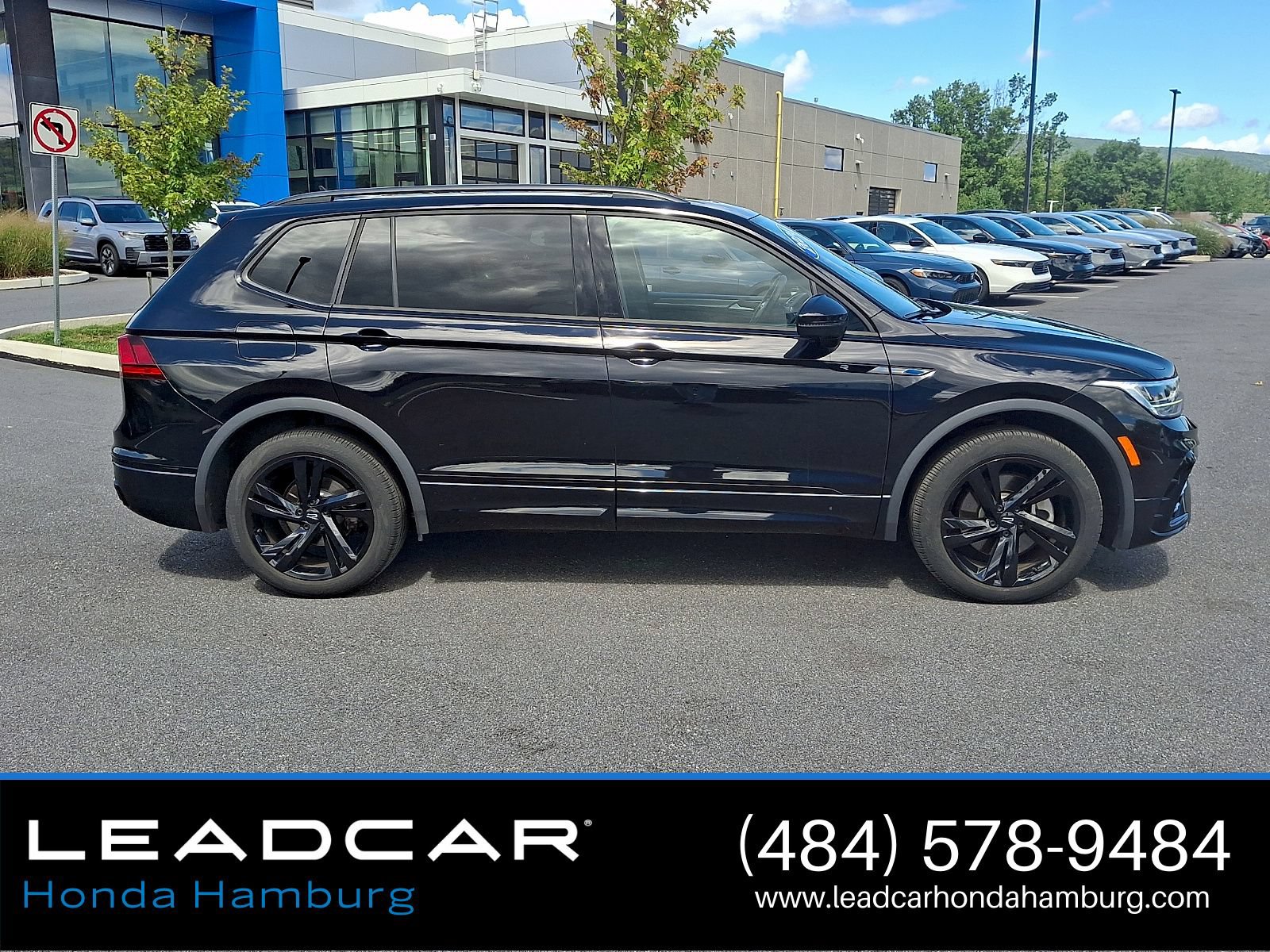 Used 2024 Volkswagen Tiguan SE R-Line AWD/4WD image 8