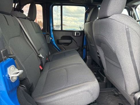 Used 2024 Jeep Wrangler Unlimited image 14
