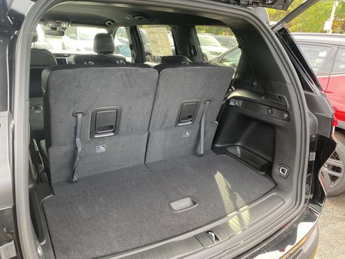 New 2025 Jeep Grand Cherokee L Laredo image 23