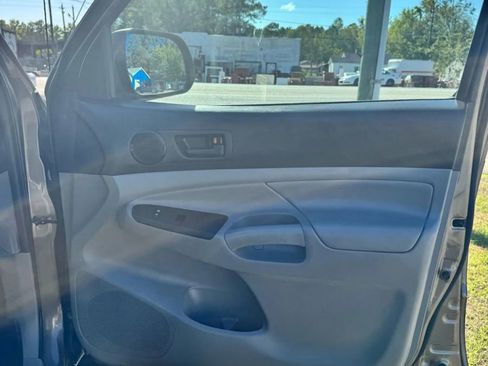 Used 2012 Toyota Tacoma PreRunner w/ Convenience Pkg image 11