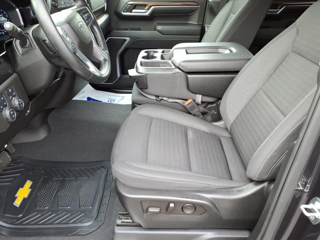 Used 2023 Chevrolet Silverado 1500 RST AWD/4WD image 12