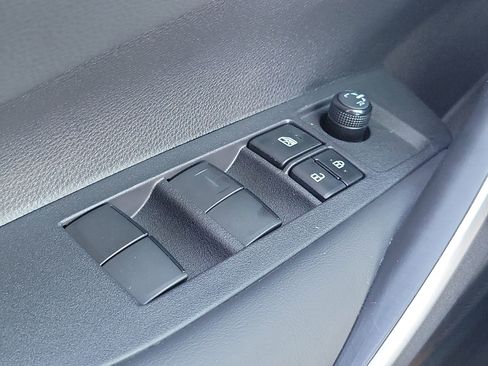 Used 2024 Toyota Corolla SE image 25