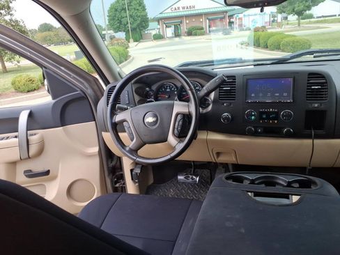 Used 2011 Chevrolet Silverado 1500 LT w/ All-Star Edition AWD/4WD image 8