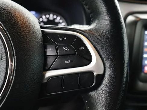 Used 2021 Jeep Renegade Latitude w/ Convenience Group AWD/4WD image 23
