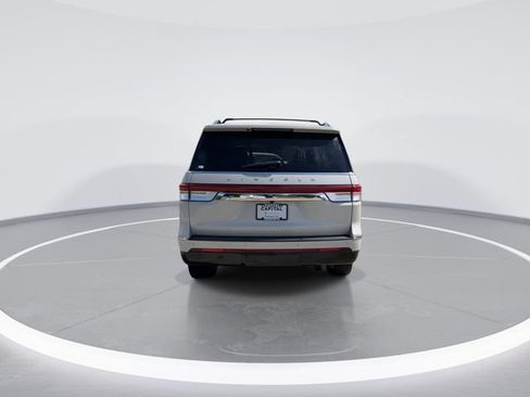 Used 2022 Lincoln Navigator Reserve AWD/4WD image 6