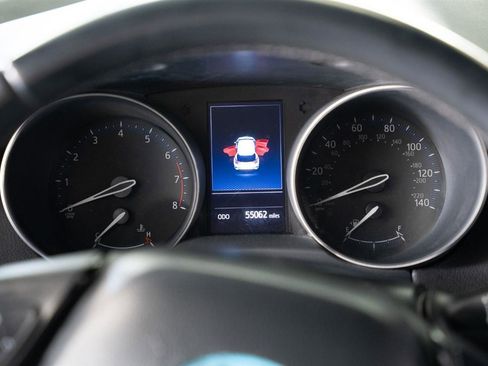 Used 2019 Toyota C-HR XLE image 17