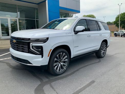New 2026 Chevrolet Tahoe High Country AWD/4WD image 3