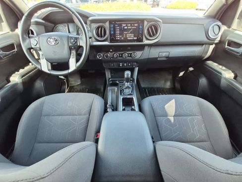 Used 2019 Toyota Tacoma TRD Off-Road AWD/4WD image 15