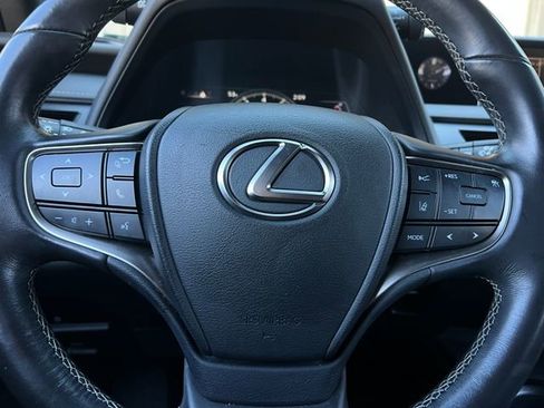 Used 2020 Lexus UX 200 image 21