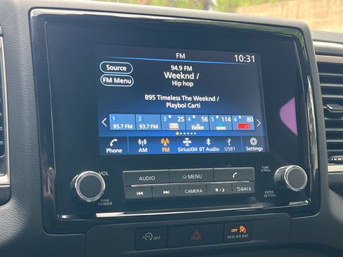 Used 2024 Nissan Frontier SV w/ Technology Package RWD image 17