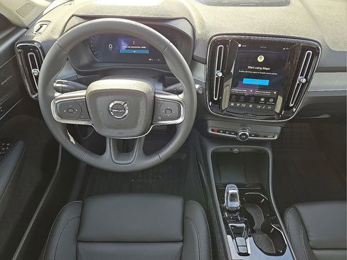 New 2026 Volvo XC40 B5 Ultra w/ Protection Package Premier image 17