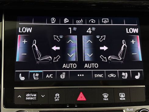 Used 2019 Audi Q8 Premium Plus w/ Premium Plus AWD/4WD image 24