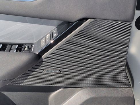 Used 2024 Land Rover Range Rover Velar S image 30