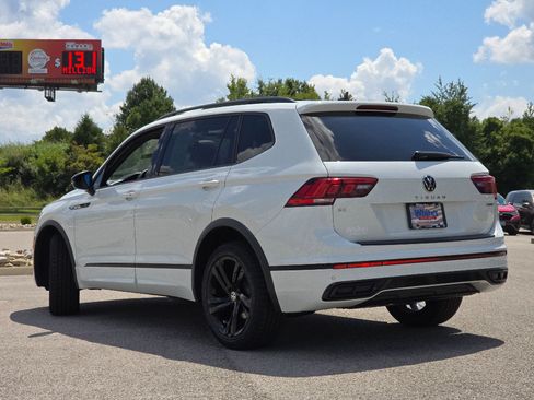 Used 2024 Volkswagen Tiguan SE R-Line AWD/4WD image 10