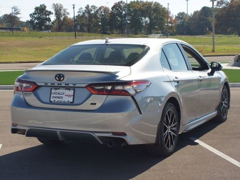 Used 2023 Toyota Camry SE image 16