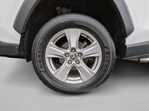 Used 2025 Toyota RAV4 XLE image 20