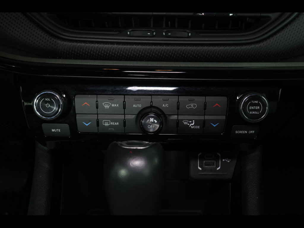 Used 2025 Jeep Compass Trailhawk AWD/4WD image 25