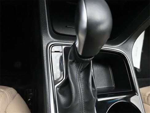 Used 2018 Hyundai Sonata Limited image 17