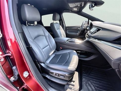 Used 2023 Buick Enclave Essence w/ Sport Touring Edition image 27