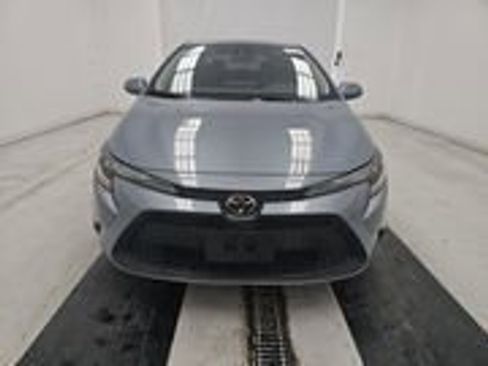 Used 2022 Toyota Corolla LE image 2