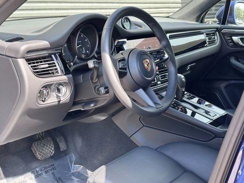 Certified 2026 Porsche Macan image 4