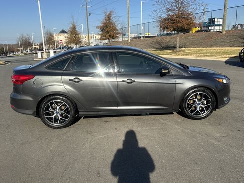 Used 2017 Ford Focus SEL image 11