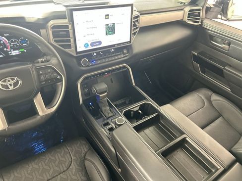 Used 2024 Toyota Tundra Limited AWD/4WD image 23