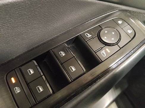 Used 2024 Nissan Rogue S FWD image 27